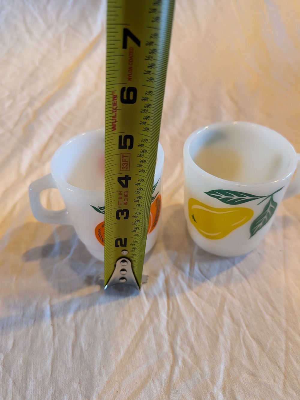 2/50$ Vintage White Fruit Mugs โ Yellow Pear & Orange - Picture 6 of 7